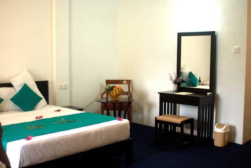 Kothmale Holiday Hotel Kandy Buitenkant foto
