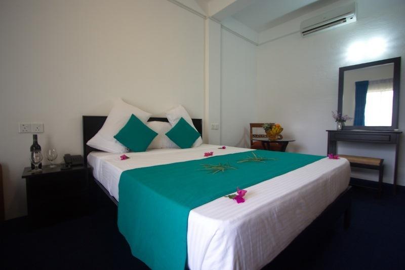 Kothmale Holiday Hotel Kandy Buitenkant foto